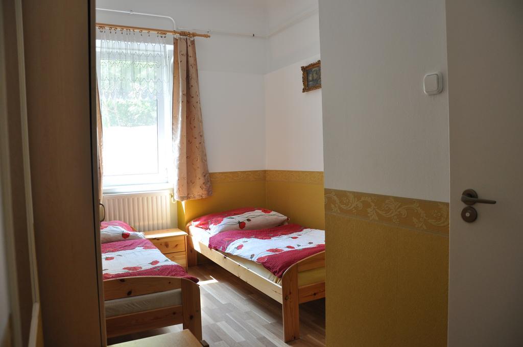 Bed and Breakfast Gloriett Panzio Fertoboz Номер фото